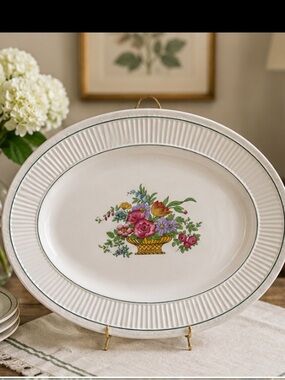 Vintage Wedgwood
Etruria England Floral Oval Serving Platter